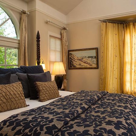 The Victoria Inn Murphys Bagian luar foto