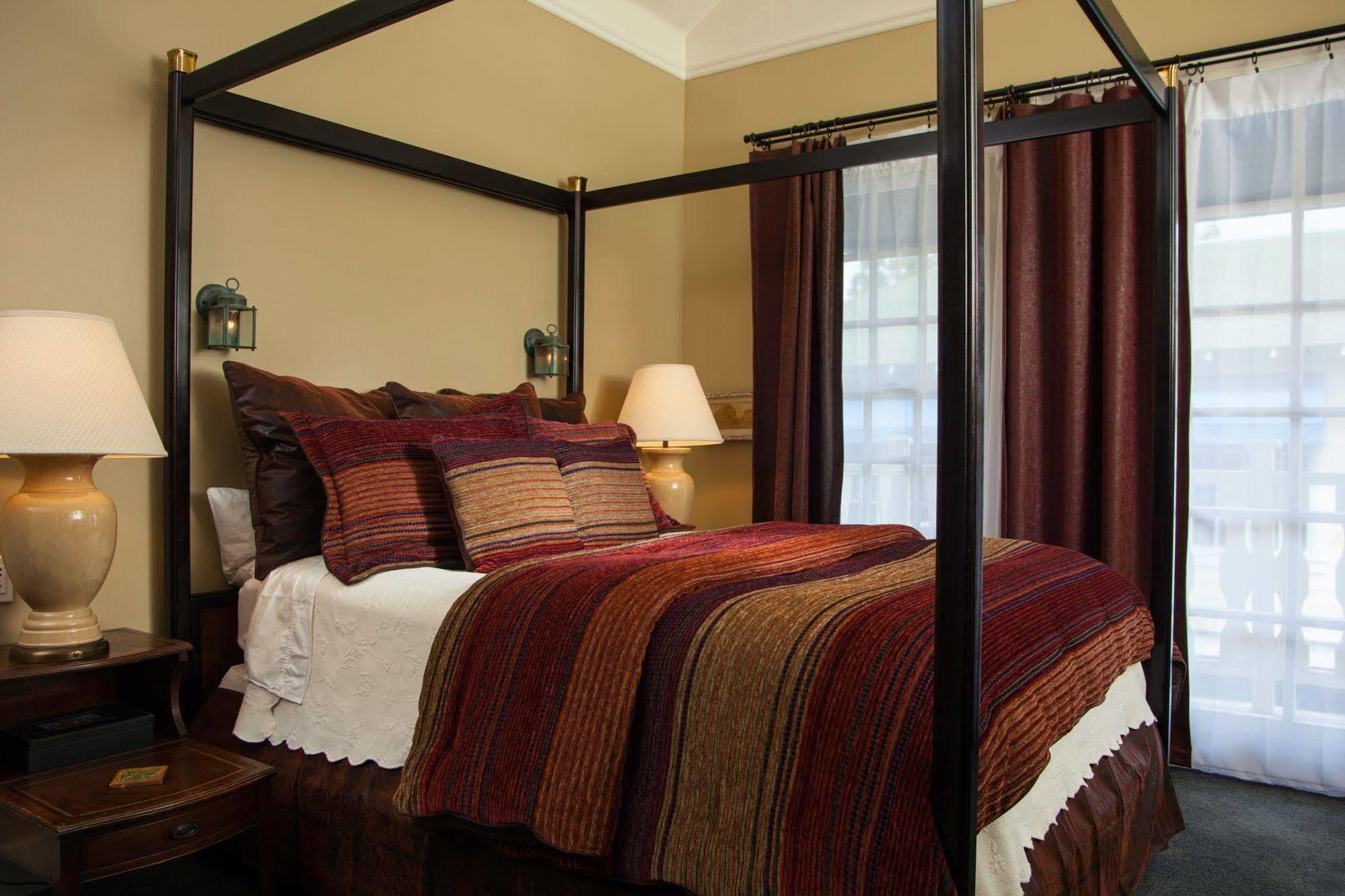 The Victoria Inn Murphys Bagian luar foto