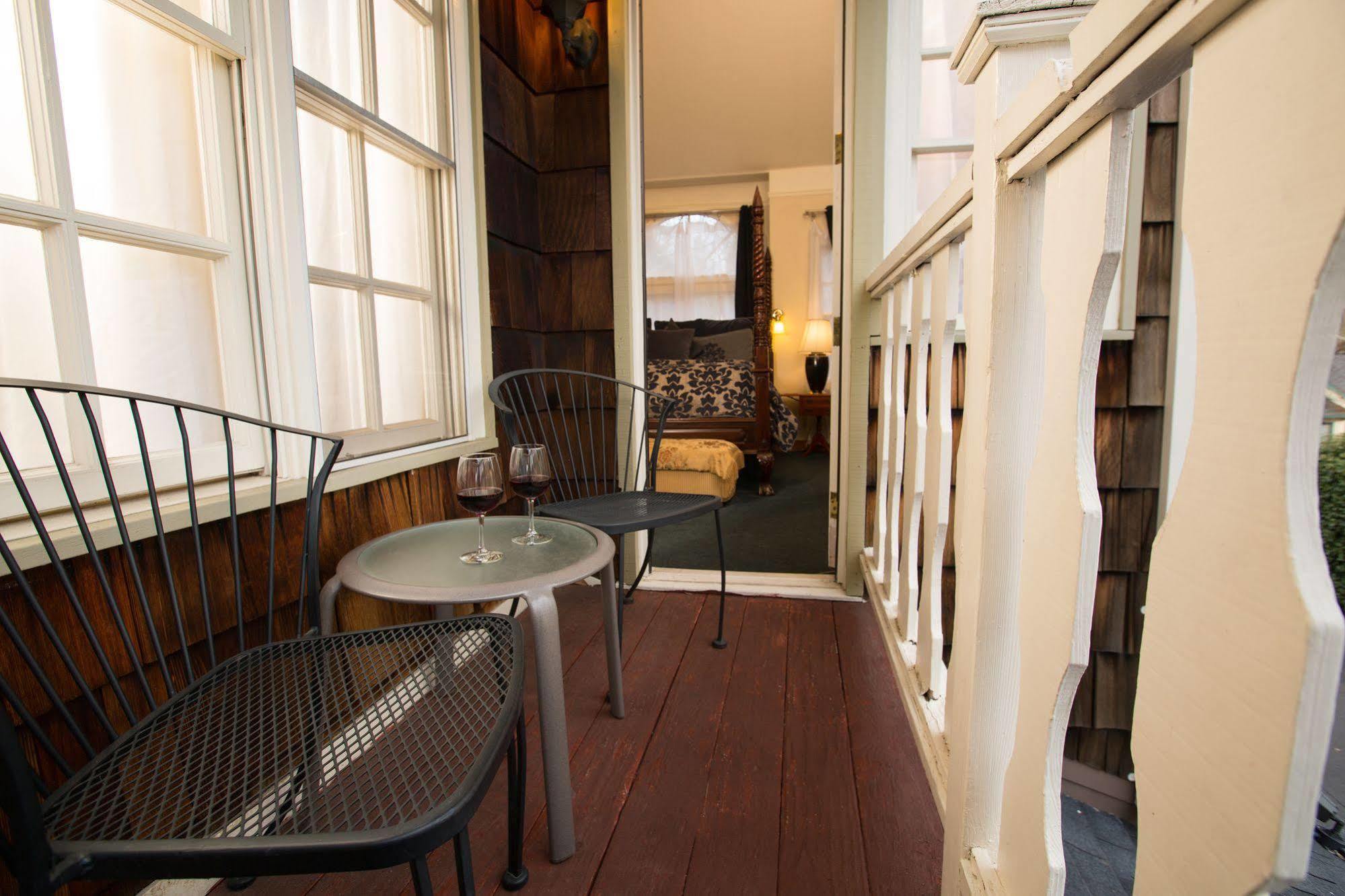 The Victoria Inn Murphys Bagian luar foto
