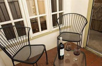 The Victoria Inn Murphys Bagian luar foto