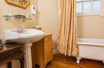 The Victoria Inn Murphys Bagian luar foto
